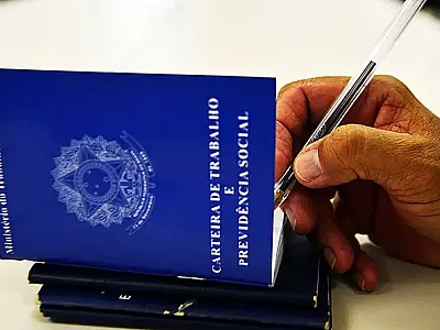 Guarujá anuncia dezenas de vagas de emprego nesta quarta, 2 de outubro