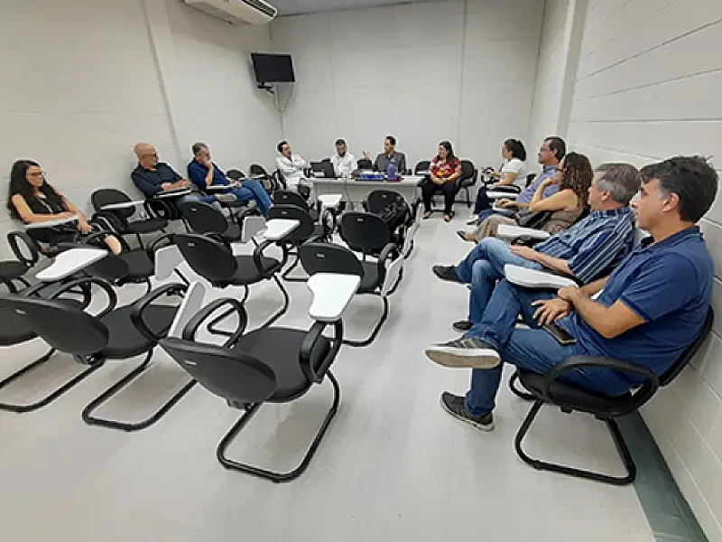 PG discute ampliação da oferta de estágio na Saúde com seis universidades da Região