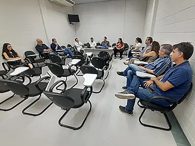 PG discute ampliação da oferta de estágio na Saúde com seis universidades da Região