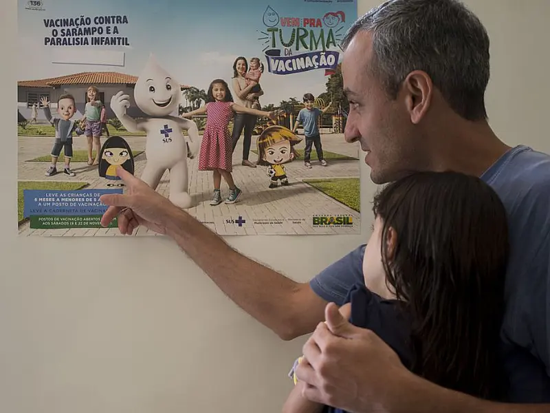Comunicação sobre vacinas deve ser permanente, defendem especialistas