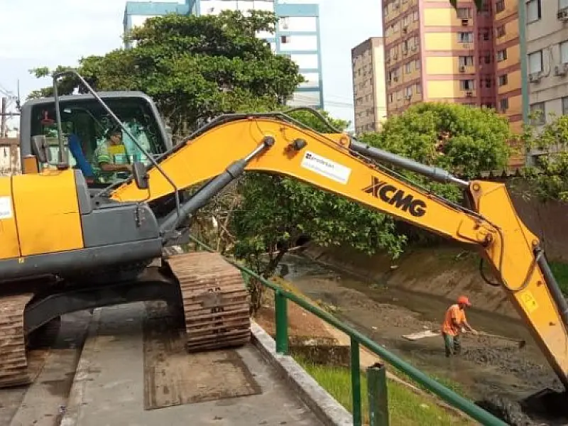 Limpeza de canal já retirou 314t de detritos em prevenção contra enchentes