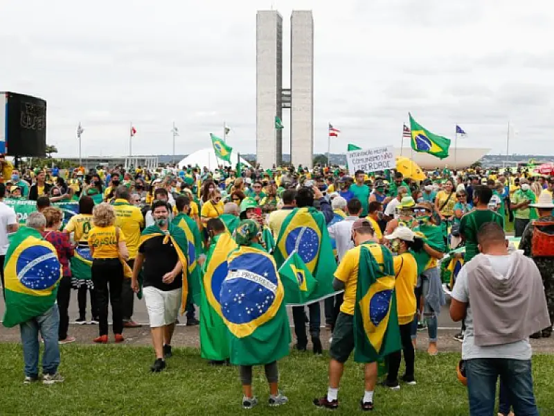 Dia do Trabalho é marcado por manifestações a favor de Bolsonaro e Lula em todo o país