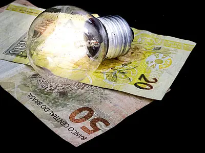 Aneel aprova reajuste na conta de luz em quatro estados