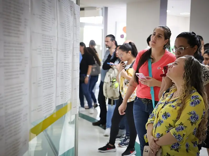 Governo de SP oferece quase 15 mil vagas de emprego em todo o estado