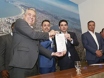 Ministro assina termo para segunda fase da Perimetral e vistoria futuro Aeroporto do Guarujá
