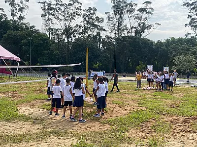 Alunos da rede municipal de ensino  participam do Caravana das Artes e do Esporte