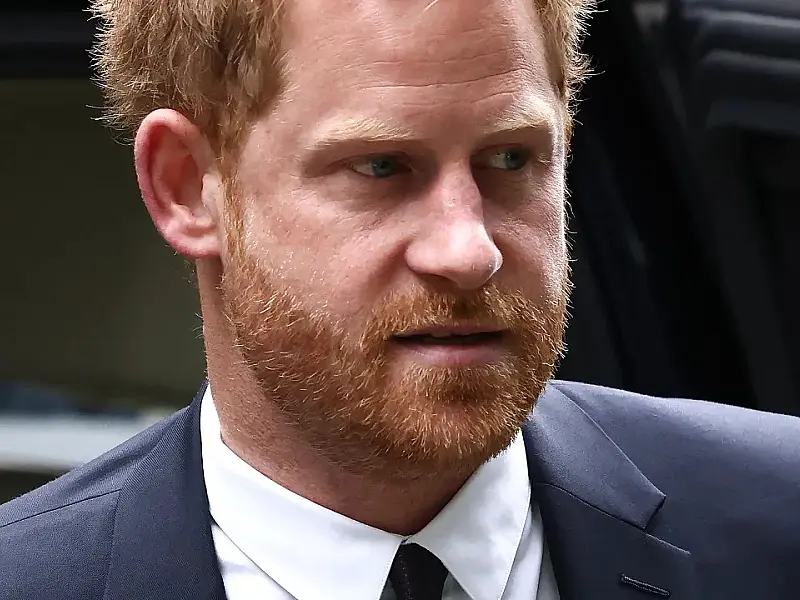Família real remove título de 'Sua Alteza Real' de príncipe Harry em site oficial
