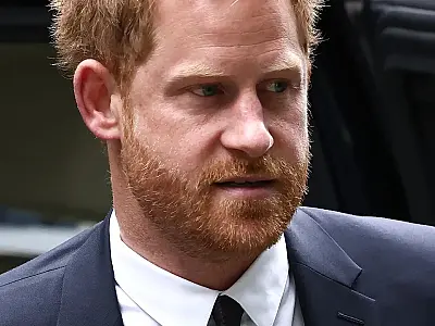 Família real remove título de 'Sua Alteza Real' de príncipe Harry em site oficial