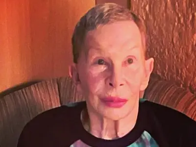 'Rita Lee está bem, tá tomando sorvete', diz filho, sobre estado de saúde da cantora
