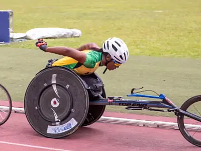 Paratleta de Santos bate recordes brasileiros em Dubai em busca do Campeonato Paralímpico Mundial