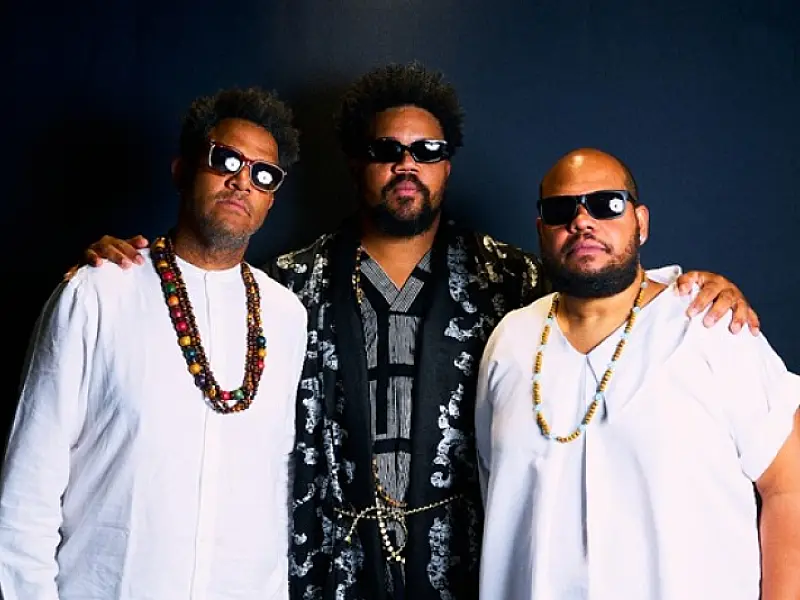 Shows e espetáculos em abril no Sesc Santos