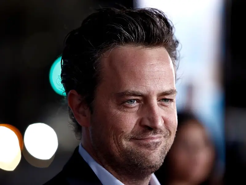 Autobiografia de Matthew Perry é o livro mais vendido da Amazon nesta segunda (30)