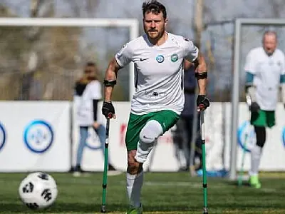 Marcin Oleksy, atacante polonês amputado finalista ao Puskas, é operário e já recebeu apoio de Lewan