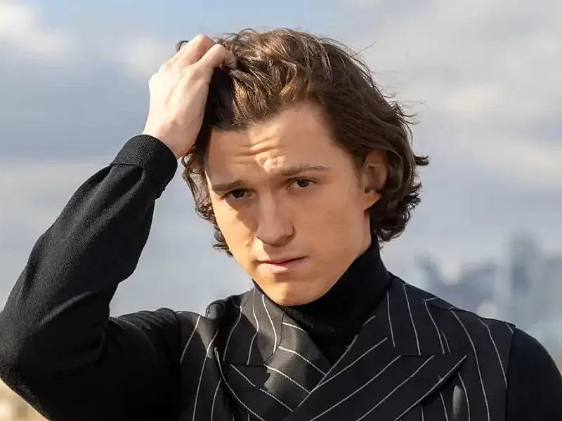 Tom Holland fará pausa de um ano após personagem com transtorno de identidade