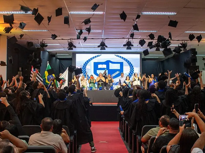 Bloco Cultural é palco de formaturas para cerca de 800 alunos da Rede Municipal de Ensino de Cubatão
