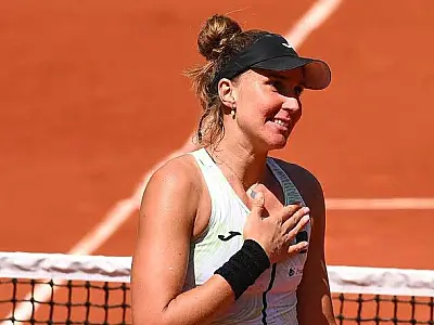Bia Haddad luta, mas é superada por número 1 na semi de Roland Garros