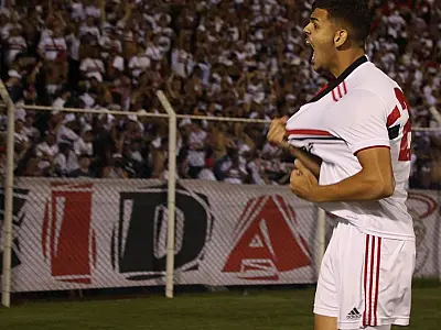 São Paulo derrota Vasco e pega Cruzeiro nas quartas