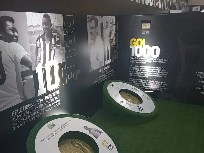 Atletas do Santos participam de exposição em comemoração aos 110 anos do clube