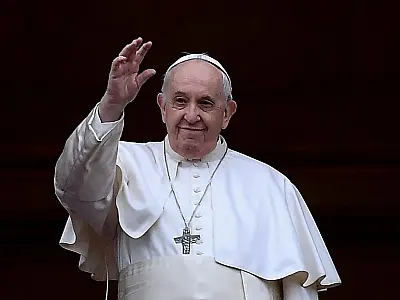 Papa Francisco passa por cirurgia de emergência na região abdominal