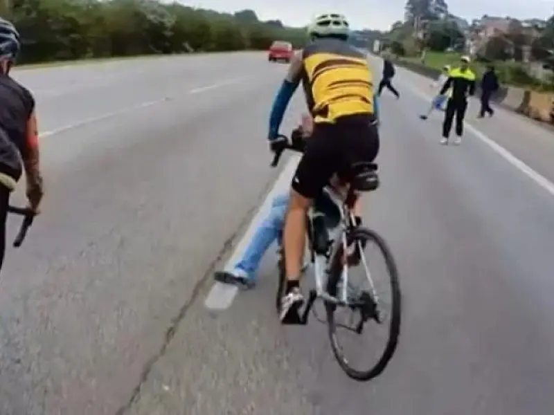 Gangue se joga em ciclista em rodovia para roubar bicicleta de R$ 15 mil