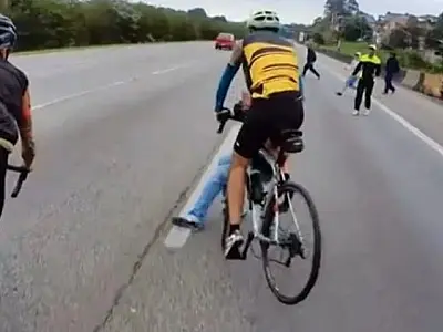 Gangue se joga em ciclista em rodovia para roubar bicicleta de R$ 15 mil