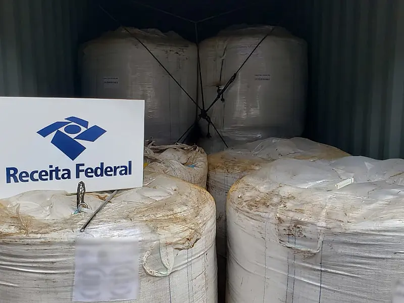 Receita Federal impede o embarque de mais de 600 kg de cocaína no Porto de Santos