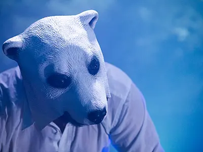 "Antropoceno” estreia no SESC Santos e transforma a crise climática em experiência teatral