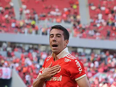 Inter vence Santos e retoma vice-liderança do Brasileirão