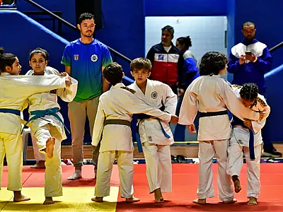 Judocas de Bertioga ganham seis medalhas em campeonato estadual