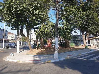 Concluída revitalização em quatro ruas do Saboó e Areia Branca, em Santos