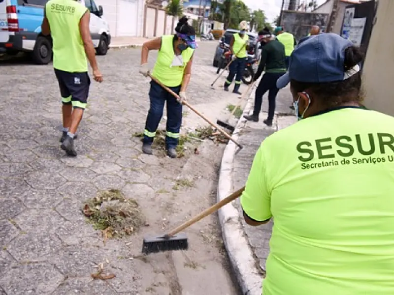 Servidores da Sesurb recebem vestimenta com proteção contra raios ultravioletas