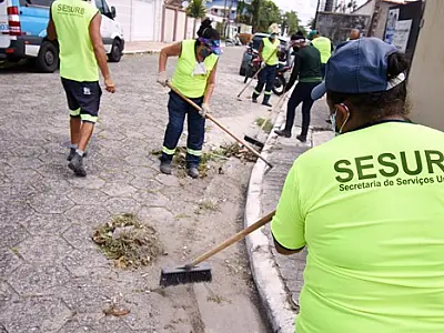 Servidores da Sesurb recebem vestimenta com proteção contra raios ultravioletas