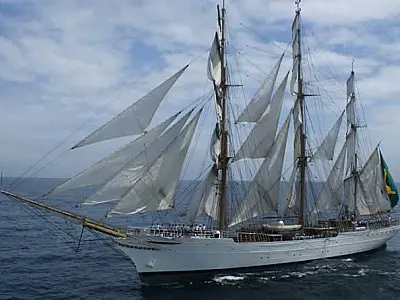 Ícone da Marinha, veleiro 'Cisne Branco' abre para visitação gratuita em Santos neste domingo