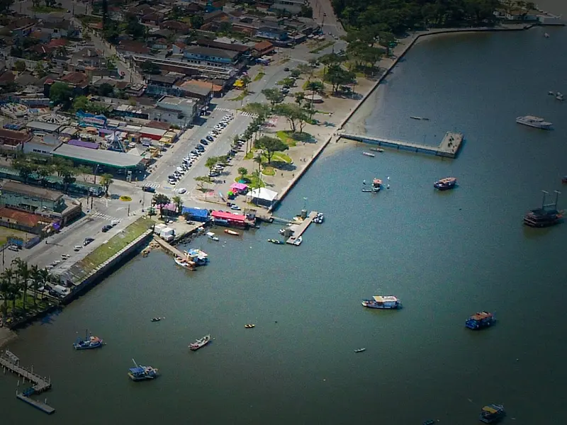 Prefeitura realiza ações para prevenir acidentes no flutuante no Canal de Bertioga