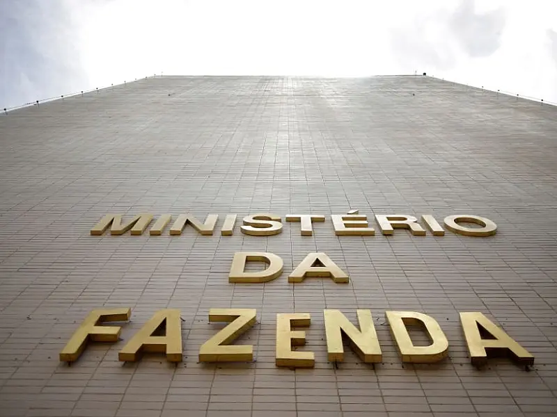 Governo prevê rombo maior nas contas de 2023 e bloqueio chega a R$ 3,2 bilhões