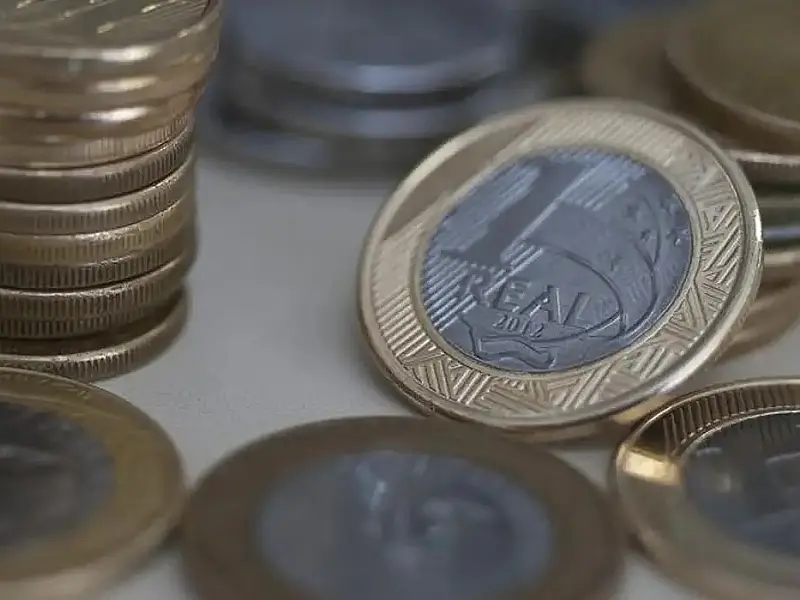 Superávit das contas públicas cai 45,4% e fecha outubro em R$ 14,8 bi