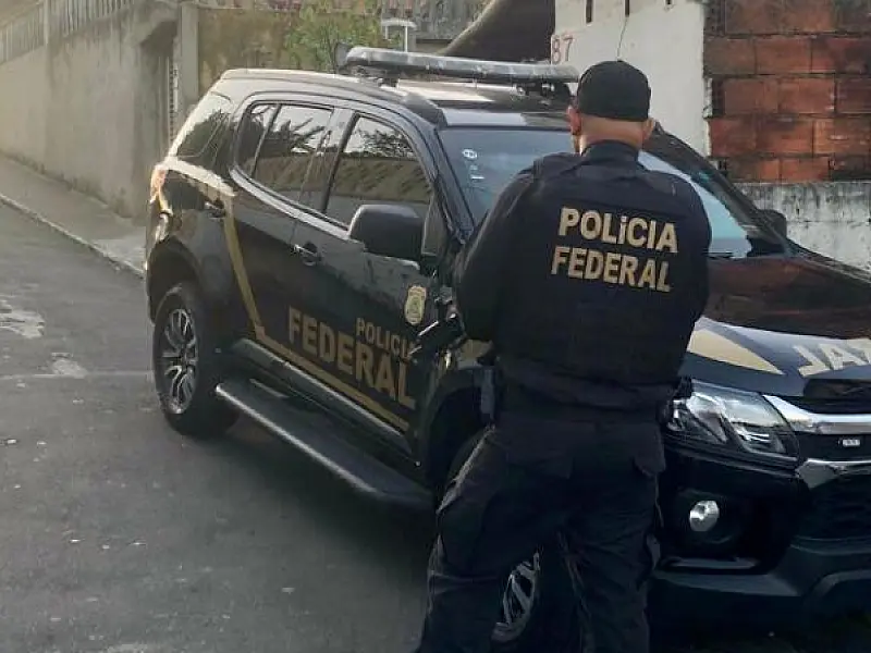 Polícia Federal cumpre mandados de prisão em operação contra o tráfico internacional no Porto