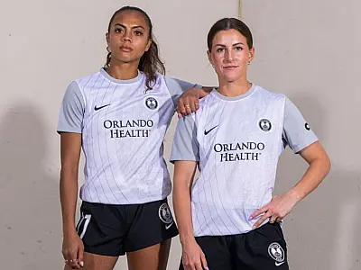 Time de Marta muda uniforme para deixar atletas confortáveis na menstruação
