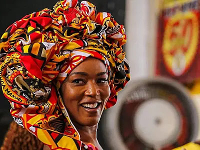 Angela Bassett, rainha de 'Pantera Negra', vê Salvador como sua fonte de inspiração