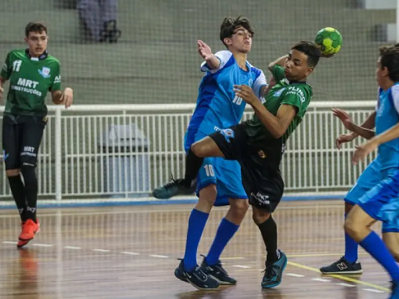 Praia Grande realiza seletiva para equipes de competição de handebol masculino e feminino