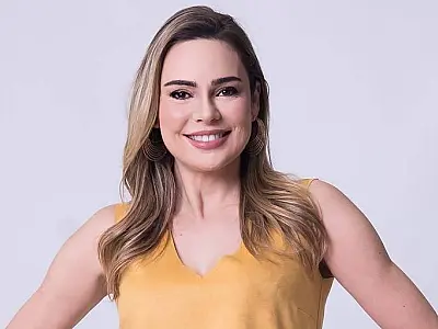 Conheça a trajetória de Rachel Sheherazade, jornalista de opiniões fortes que foi expulsa de reality