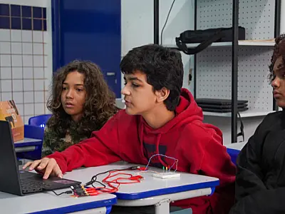 Estudantes de Mongaguá celebram conclusão do curso de Robótica do SESI