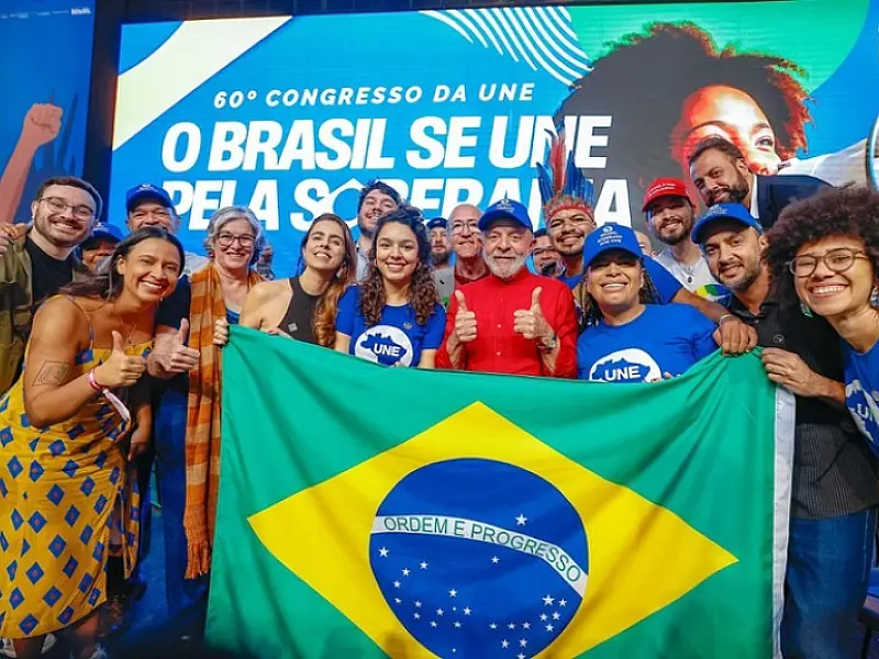 Durante 60º Congresso da UNE, presidente Lula sanciona lei que amplia assistência estudantil