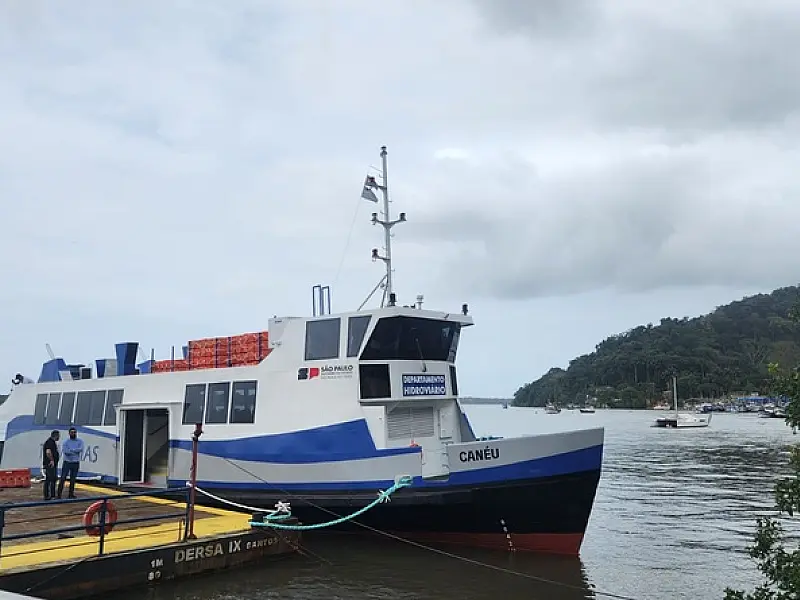 Governo de SP entrega a Lancha Canéu modernizada para a travessia de Cananeia e Ariri