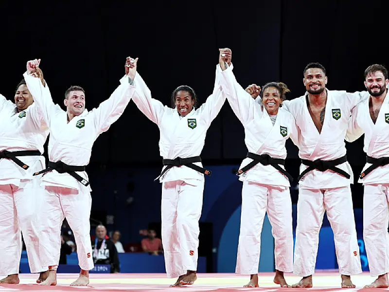 Com judocas do Pinheiros, Brasil conquista o bronze por equipes mistas