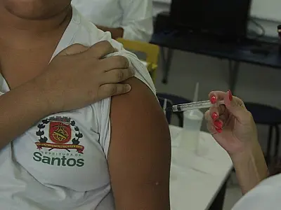 Santos supera meta nacional de vacinação contra o HPV entre crianças e adolescentes