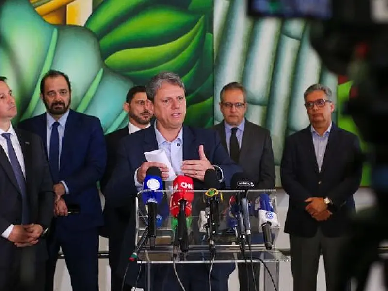 Governo de SP monta gabinete de crise e anuncia medidas contra intoxicação por metanol