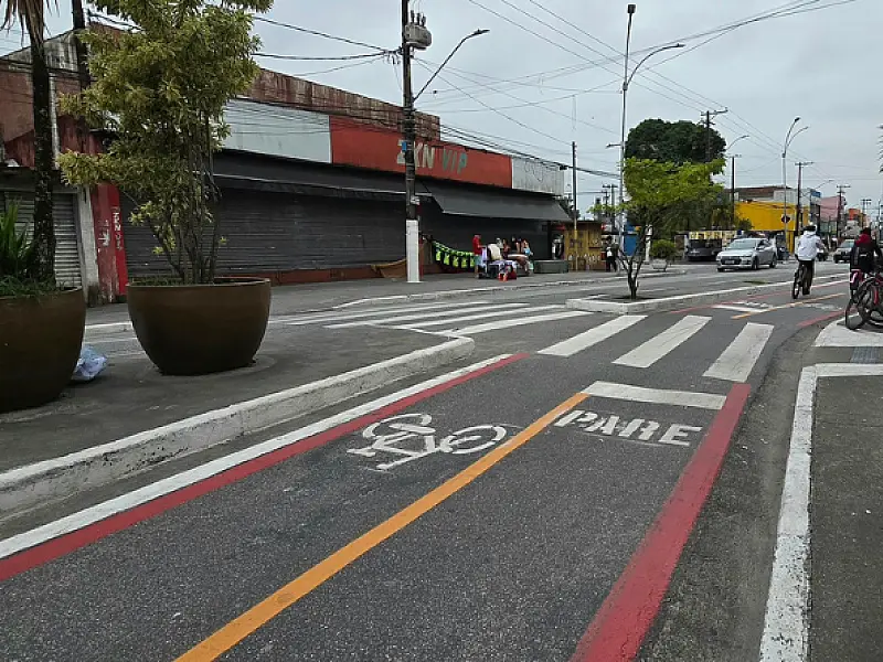 Avenida Thiago Ferreira recebe serviços de sinalização viária