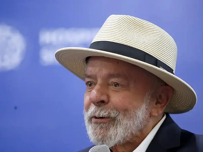 Lula passa por exames e resultados são "muito satisfatórios"
