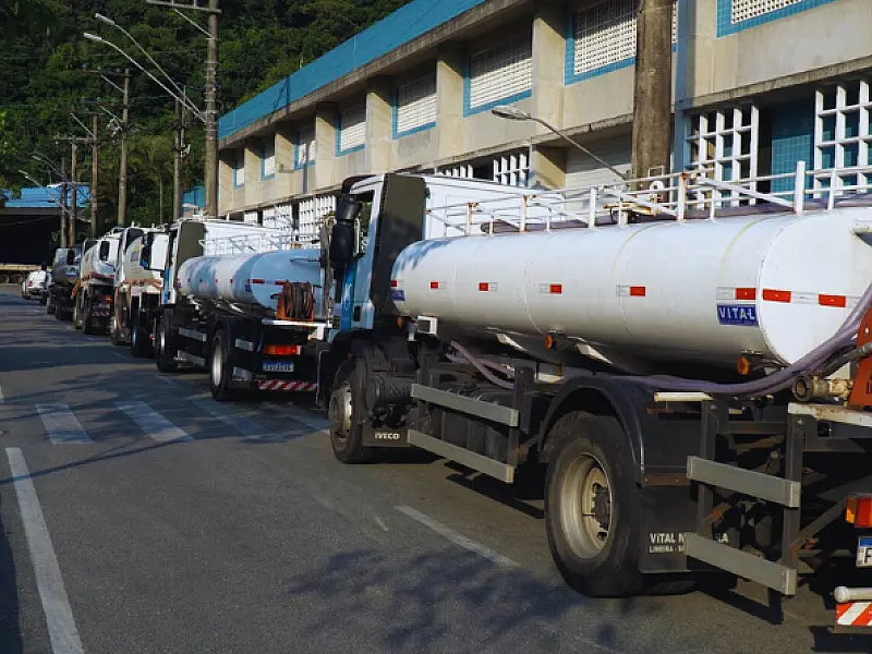 Prefeito de Guarujá cobra Sabesp por melhorias de infraestrutura para conter crise hídrica
